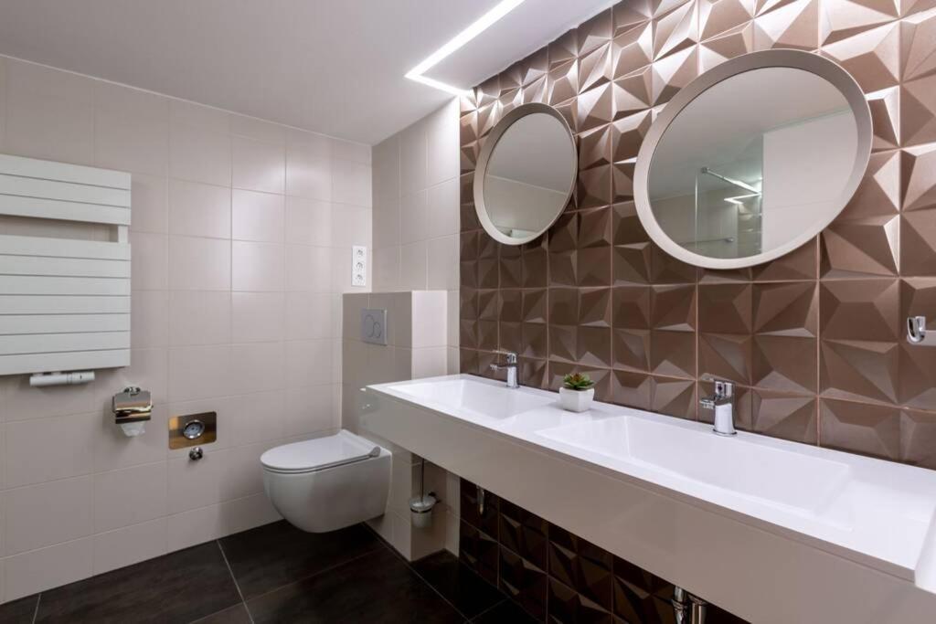 Premium Apartment By Hi5-King Street'S Luxury Suite Budapest Exteriör bild